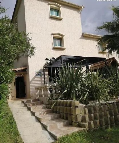 Maison 9 Couchages Avec Piscine Et Jardin Au Calme Ferienhaus *