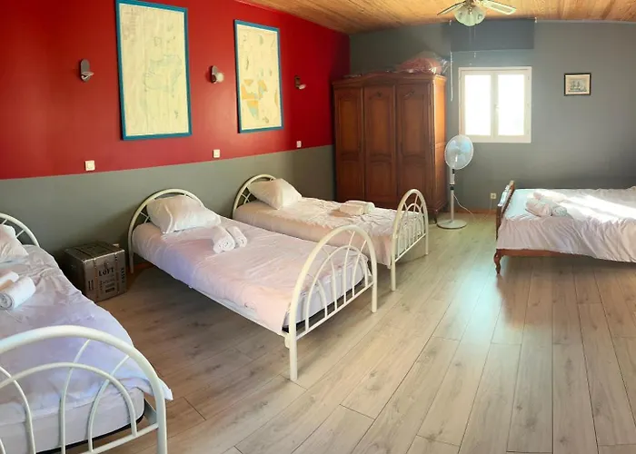 Maison 9 Couchages Avec Piscine Et Jardin Au Calme Feriehus *